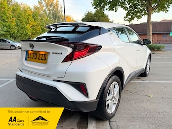 Used Toyota C-HR 2021 for sale - 76081504: Photo