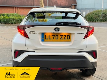 Used Toyota C-HR 2021 for sale - 76081504: Photo