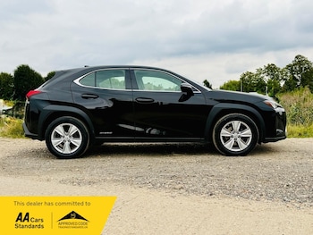 Used Lexus UX 2021 for sale - 76093100: Photo