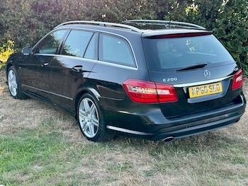 Used Mercedes-Benz E Class 2010 for sale - 79212285: Photo