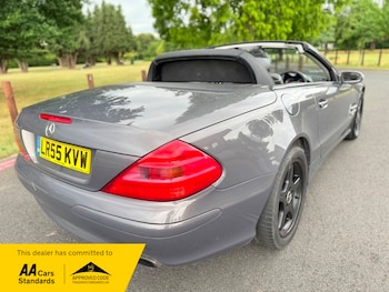 Used Mercedes-Benz SL 2005 for sale - 76029951: Photo