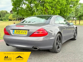 Used Mercedes-Benz SL 2005 for sale - 76029951: Photo