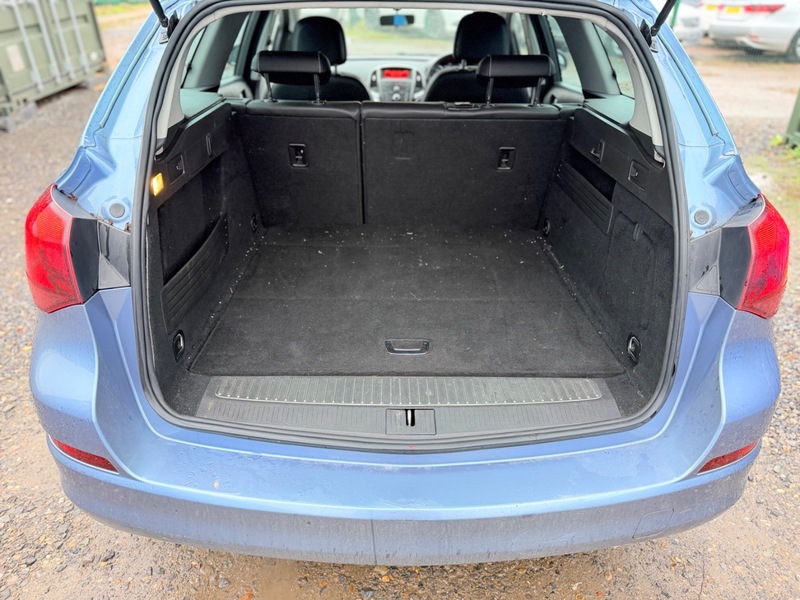 Used Vauxhall Astra 2010 for sale - 77547920: Photo 15