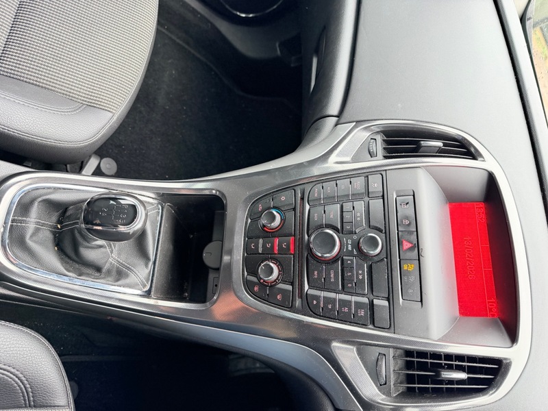 Used Vauxhall Astra 2010 for sale - 77547920: Photo 16