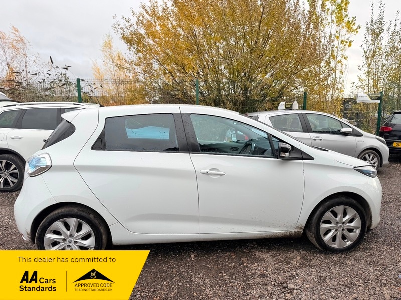 Used Renault Zoe 2015 for sale - 76836726: Photo 2