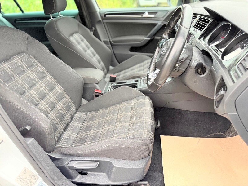 Used Volkswagen Golf 2017 for sale - 76313321: Photo 10