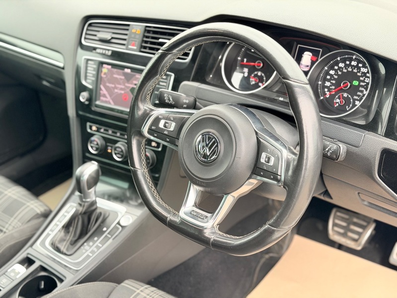 Used Volkswagen Golf 2017 for sale - 76313321: Photo 11