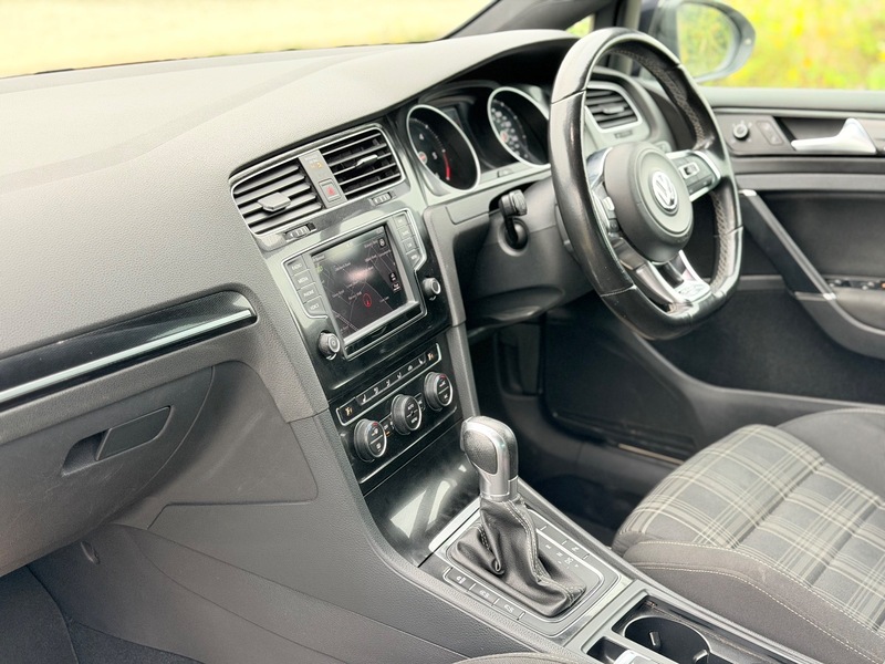 Used Volkswagen Golf 2017 for sale - 76313321: Photo 12