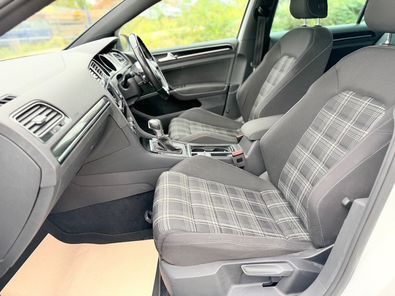 Used Volkswagen Golf 2017 for sale - 76313321: Photo 14