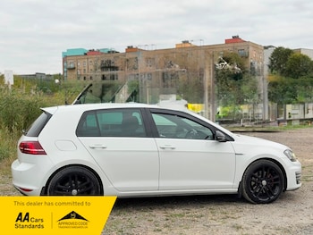 Used Volkswagen Golf 2017 for sale - 76313321: Photo