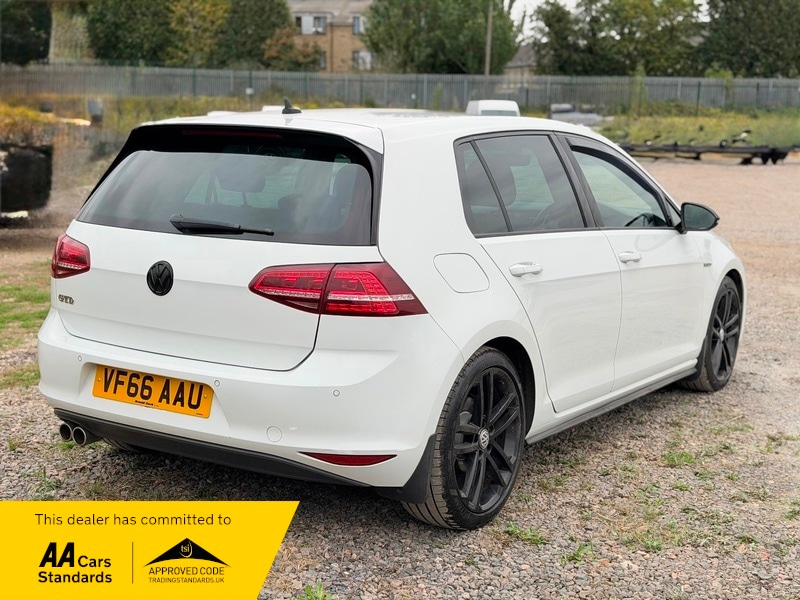 Used Volkswagen Golf 2017 for sale - 76313321: Photo 3