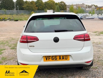 Used Volkswagen Golf 2017 for sale - 76313321: Photo