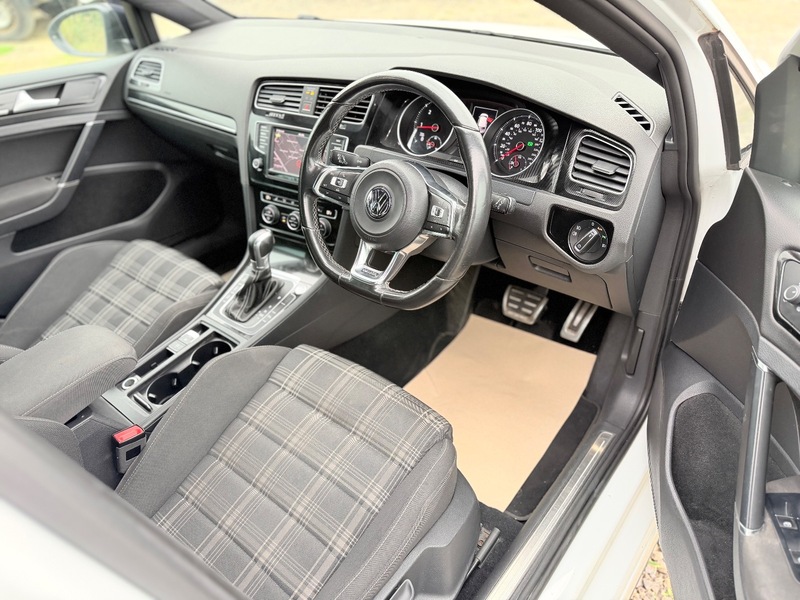 Used Volkswagen Golf 2017 for sale - 76313321: Photo 9