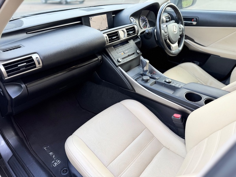 Used Lexus IS 2015 for sale - 77007836: Photo 12