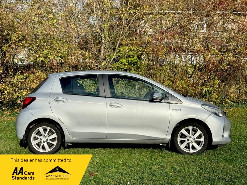 Used Toyota Yaris 2015 for sale - 76527280: Photo 2