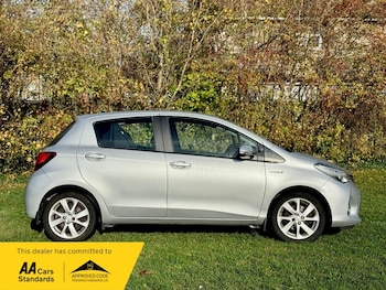 Used Toyota Yaris 2015 for sale - 76527280: Photo