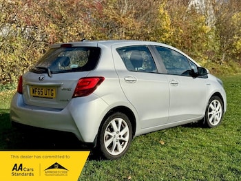 Used Toyota Yaris 2015 for sale - 76527280: Photo