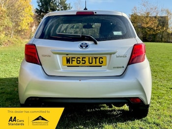 Used Toyota Yaris 2015 for sale - 76527280: Photo