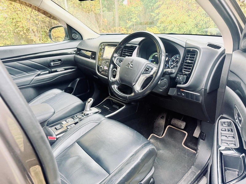 Used Mitsubishi Outlander 2017 for sale - 76497043: Photo 11