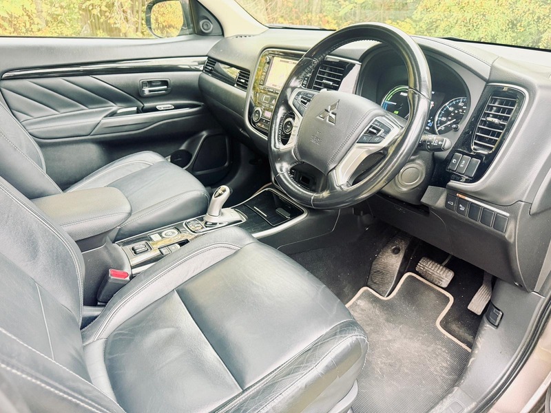 Used Mitsubishi Outlander 2017 for sale - 76497043: Photo 12