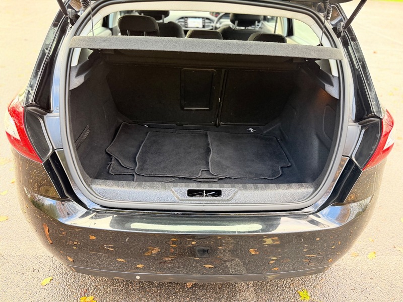 Used Peugeot 308 2017 for sale - 76848541: Photo 19