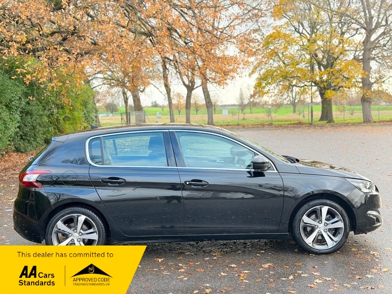 Used Peugeot 308 2017 for sale - 76848541: Photo 2