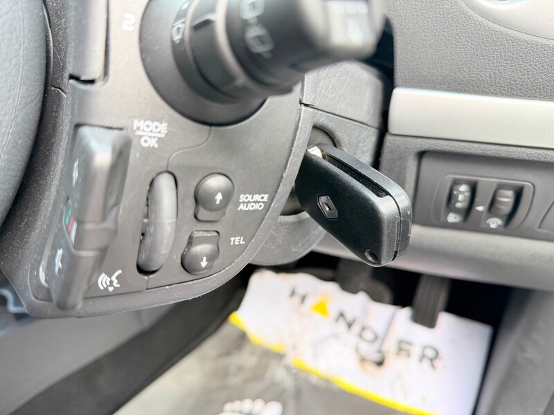 Used Renault Clio 2013 for sale - 77535636: Photo 17