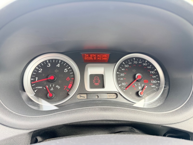 Used Renault Clio 2013 for sale - 77535636: Photo 18