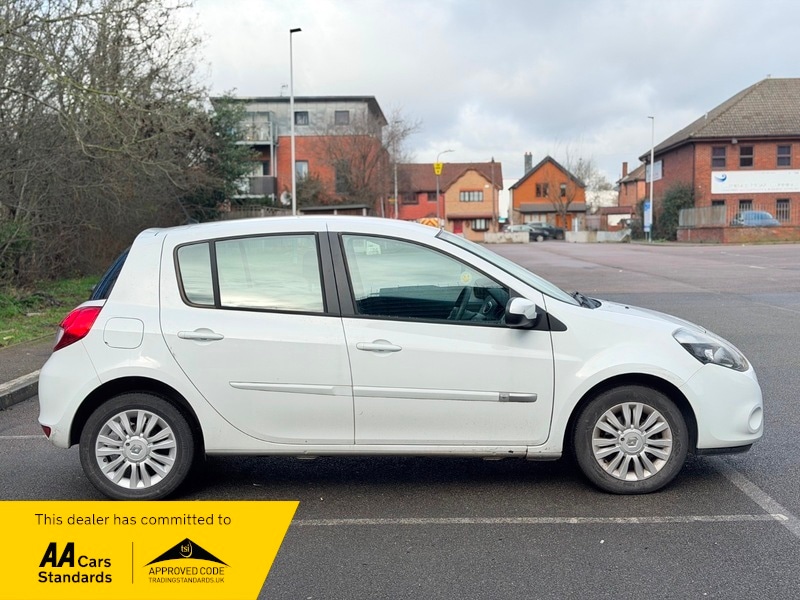 Used Renault Clio 2013 for sale - 77535636: Photo 2