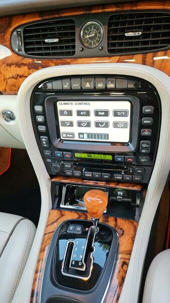 Used Jaguar XJ 2005 for sale - 76346132: Photo 11