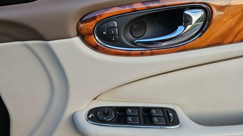 Used Jaguar XJ 2005 for sale - 76346132: Photo 13