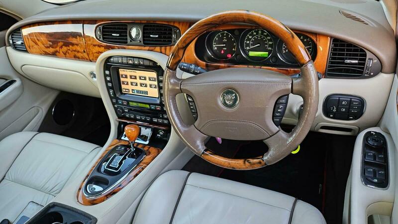 Used Jaguar XJ 2005 for sale - 76346132: Photo 14