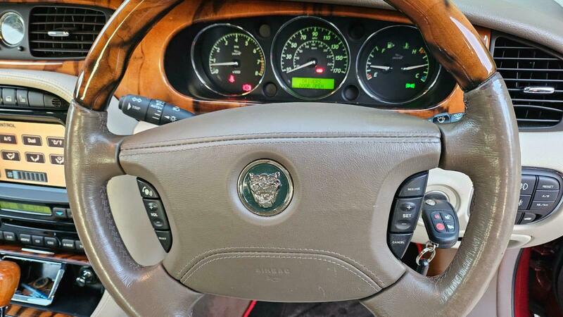Used Jaguar XJ 2005 for sale - 76346132: Photo 9