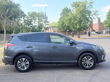Used Toyota RAV4 2017 for sale - 79291574: Photo