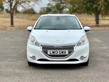 Used Peugeot 208 2013 for sale - 79565497: Photo
