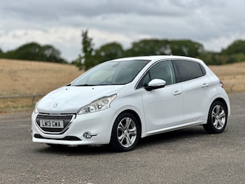 Used Peugeot 208 2013 for sale - 79565497: Photo
