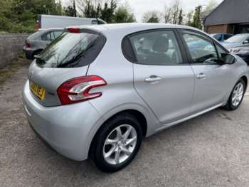 Used Peugeot 208 2013 for sale - 63027107: Photo