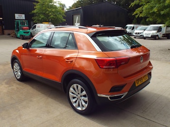 Used Volkswagen T-Roc 2019 for sale - 75351683: Photo