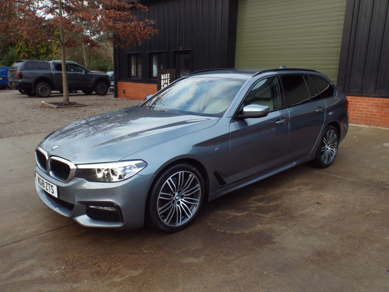 Used BMW 5 Series 2018 for sale - 77120047: Photo 2