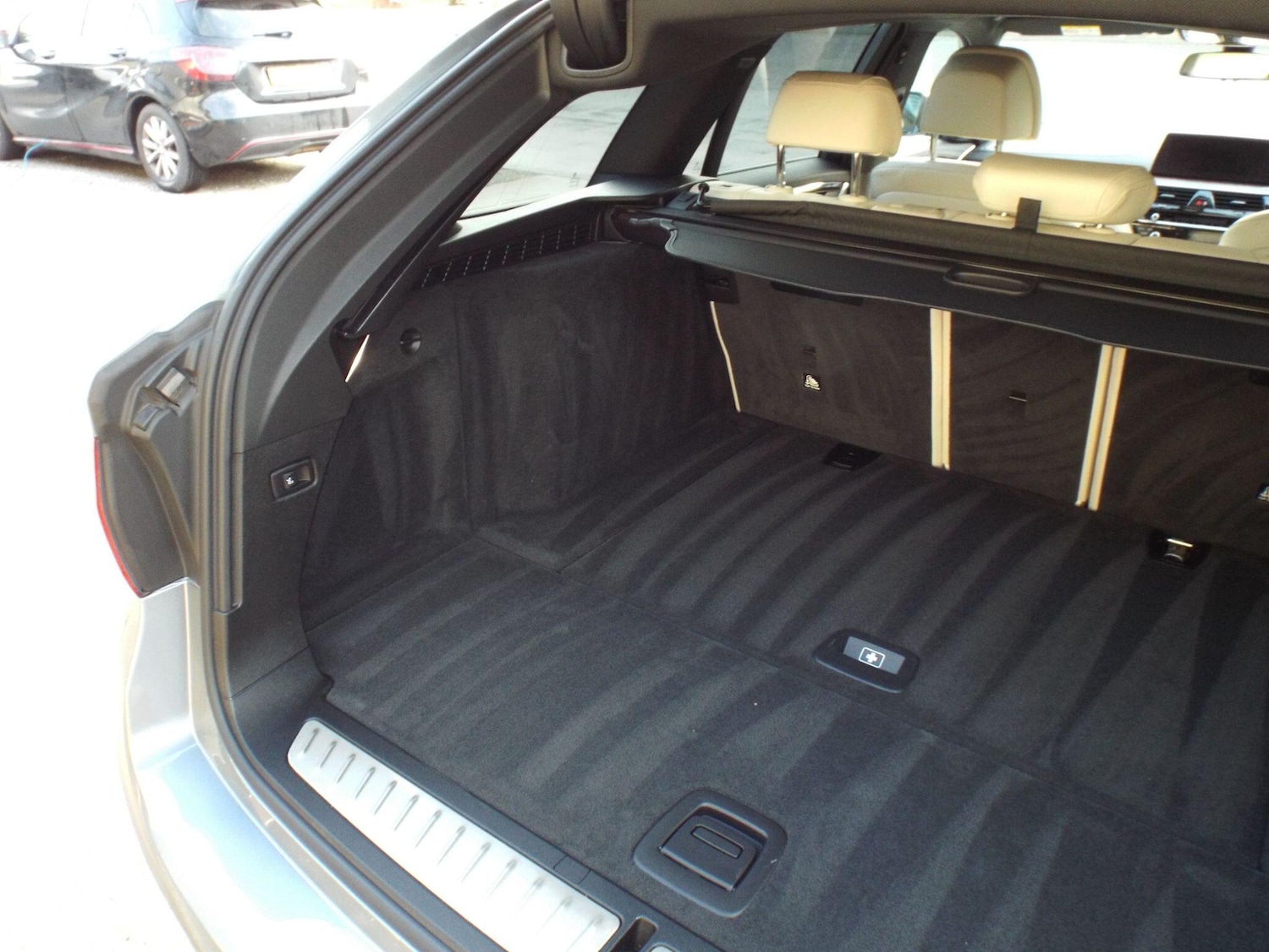 Used BMW 5 Series 2018 for sale - 77120047: Photo 29