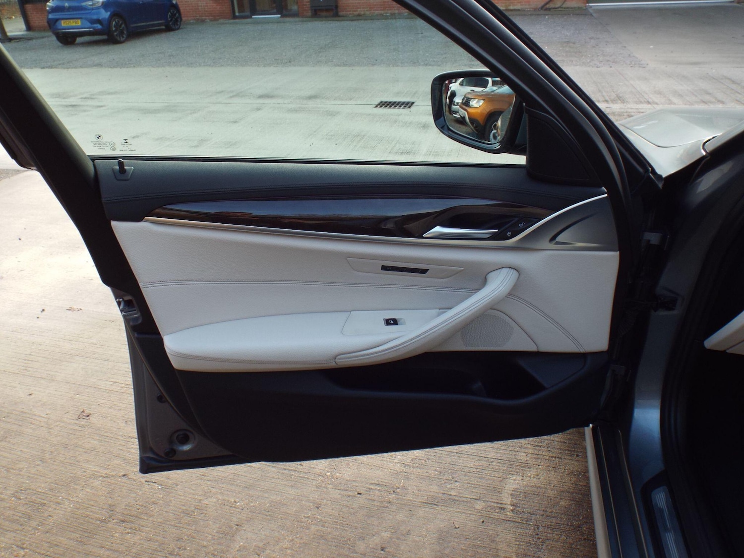 Used BMW 5 Series 2018 for sale - 77120047: Photo 37