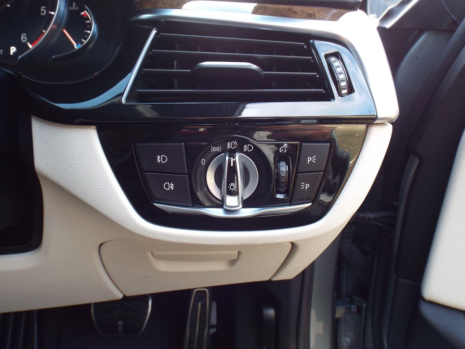 Used BMW 5 Series 2018 for sale - 77120047: Photo 43