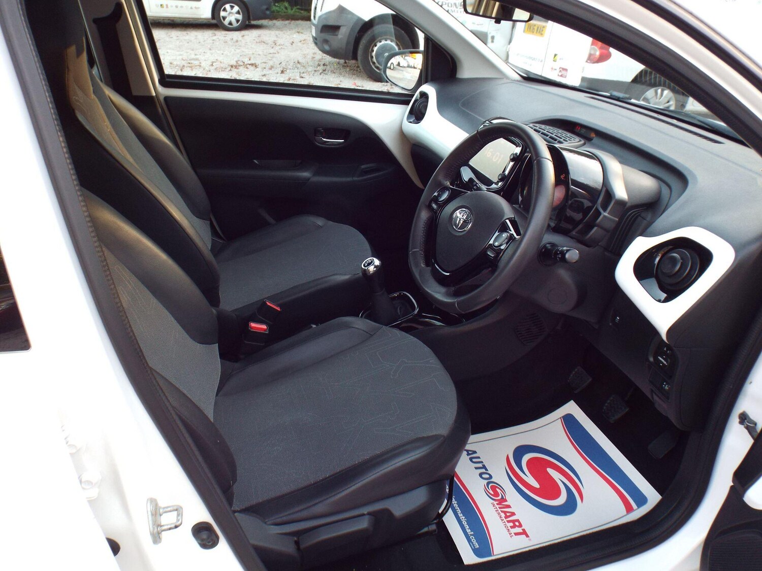 Used Toyota AYGO 2015 for sale - 76326084: Photo 20