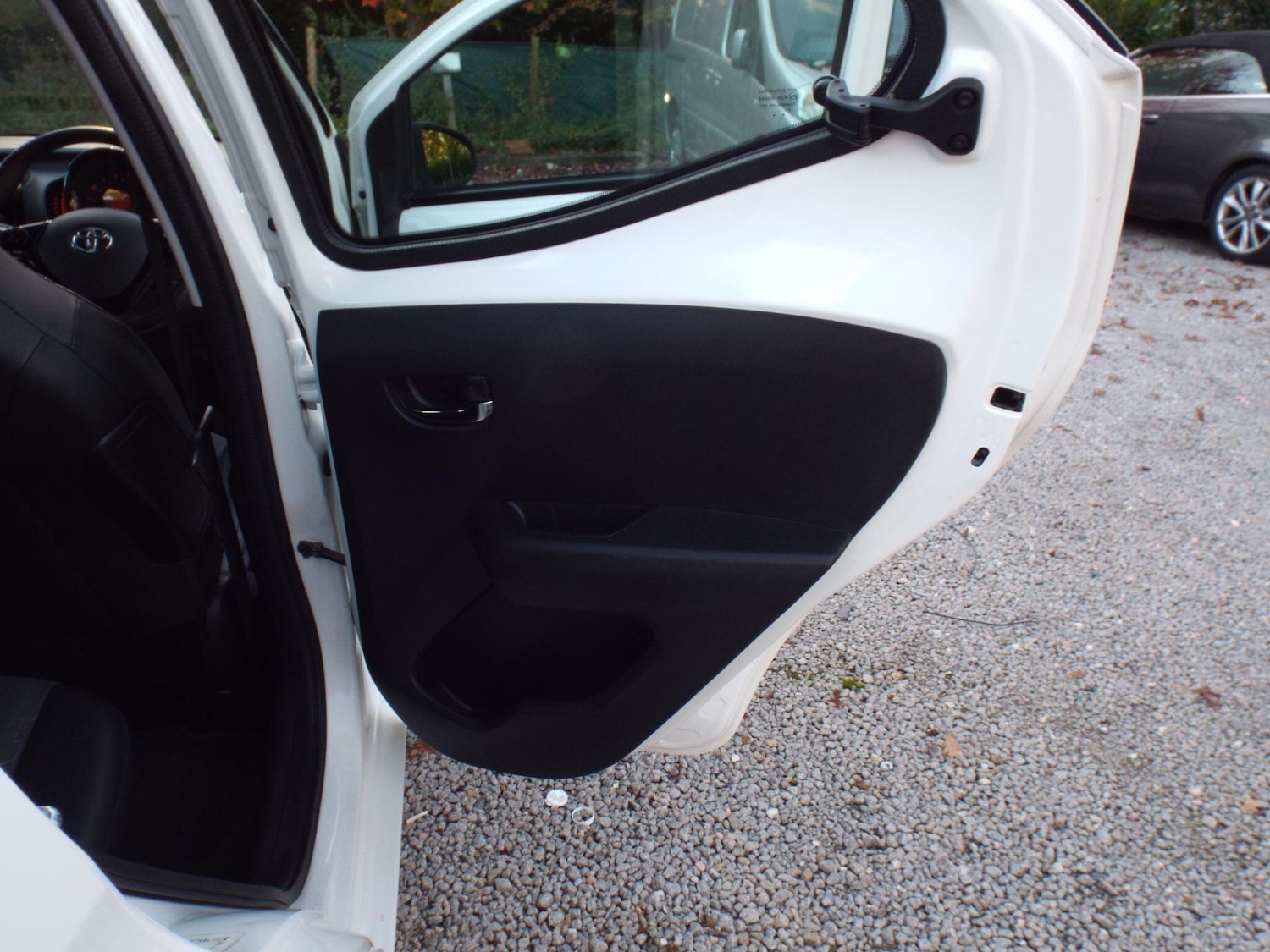 Used Toyota AYGO 2015 for sale - 76326084: Photo 25