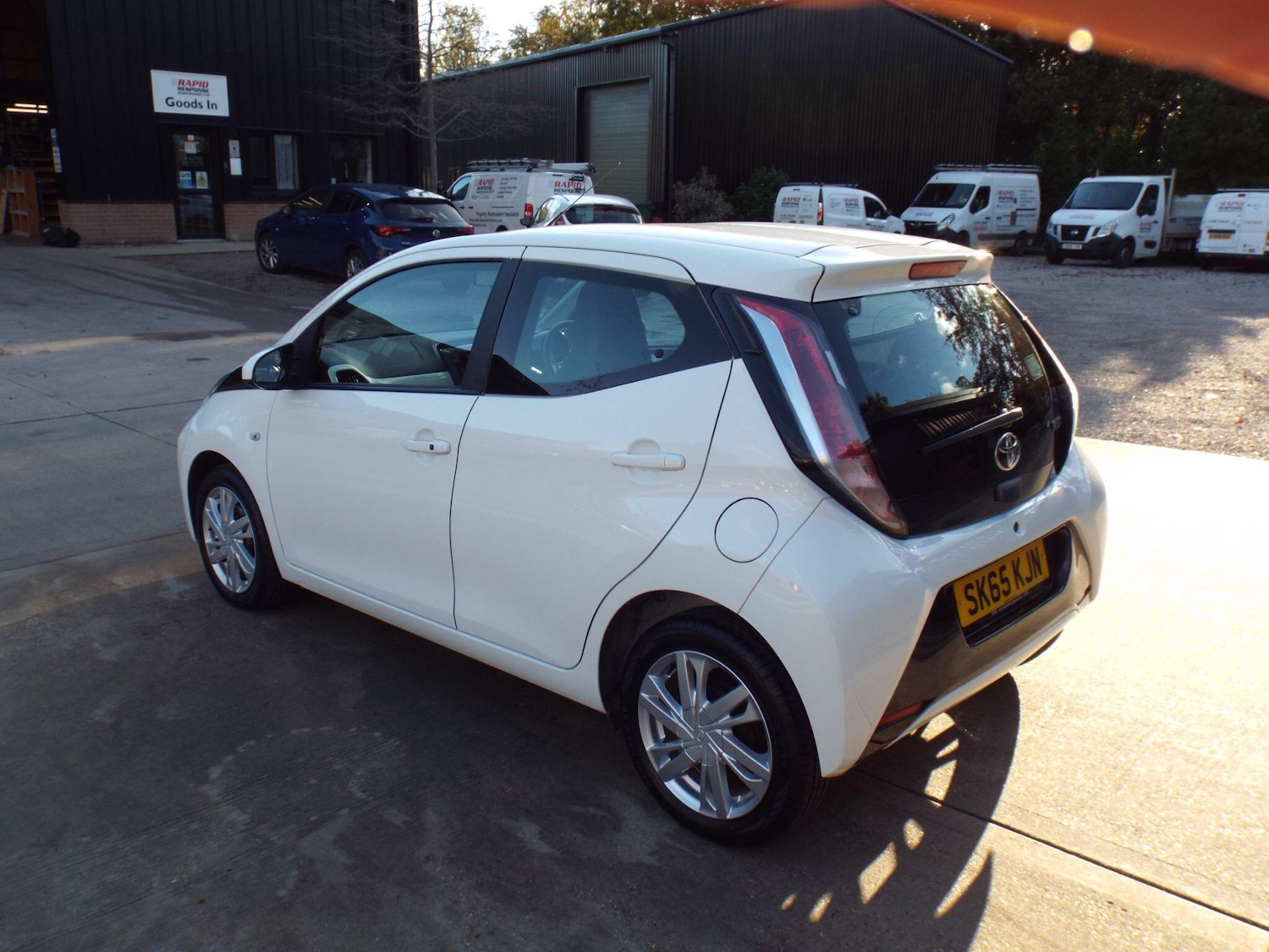 Used Toyota AYGO 2015 for sale - 76326084: Photo 3