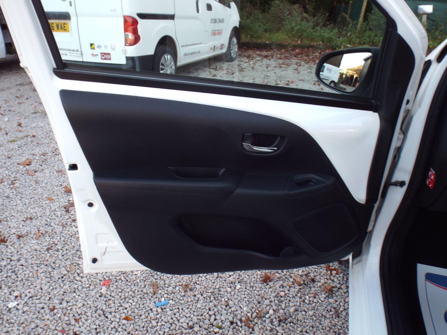 Used Toyota AYGO 2015 for sale - 76326084: Photo 31