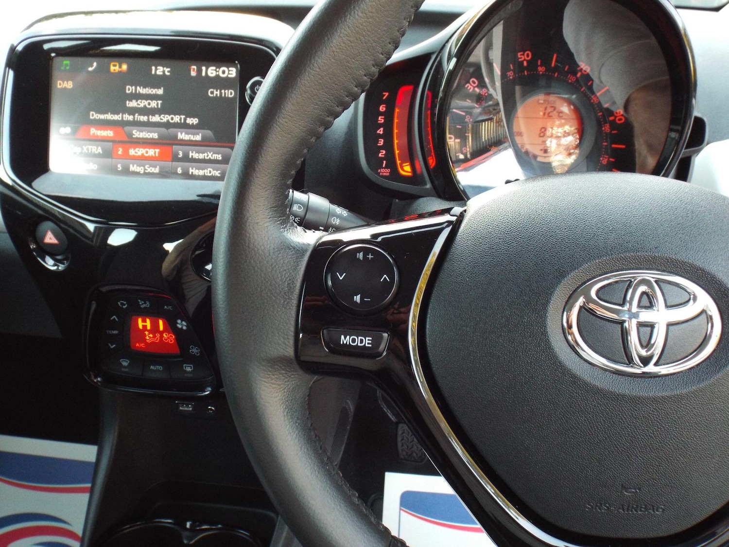 Used Toyota AYGO 2015 for sale - 76326084: Photo 34