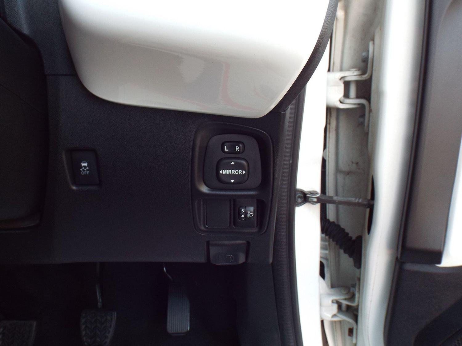 Used Toyota AYGO 2015 for sale - 76326084: Photo 37