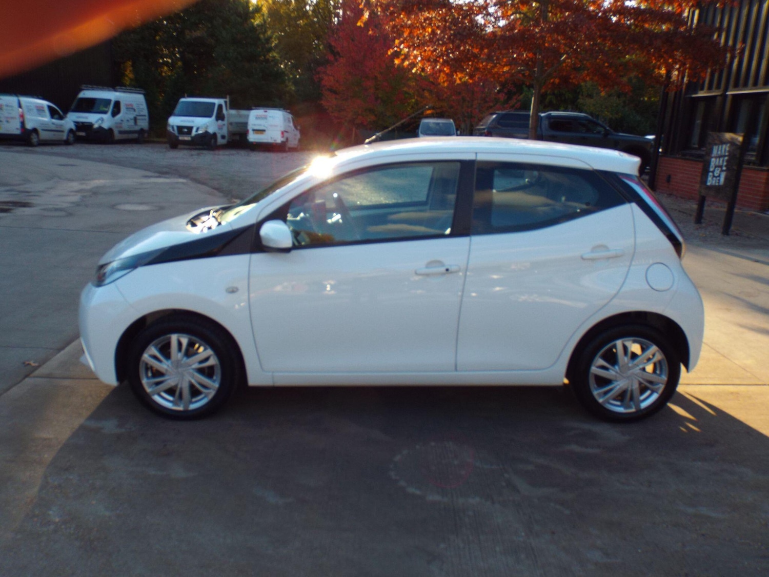 Used Toyota AYGO 2015 for sale - 76326084: Photo 5