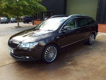 Used Skoda Superb 2014 for sale - 75657794: Photo